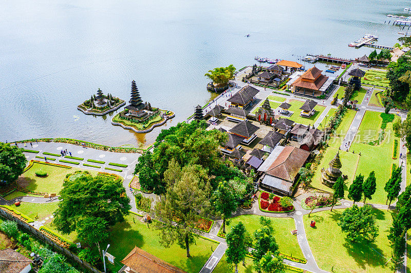 寺庙Beji Ulun Danu负责巴厘岛上空的水寺庙